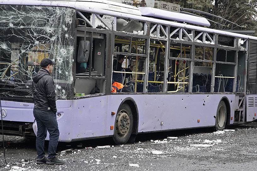 22 января. В Донецке в результате попадания снаряда в трамвайную остановку погибли, по разным данным, от 9 до 15 человек, более 20 человек ранены