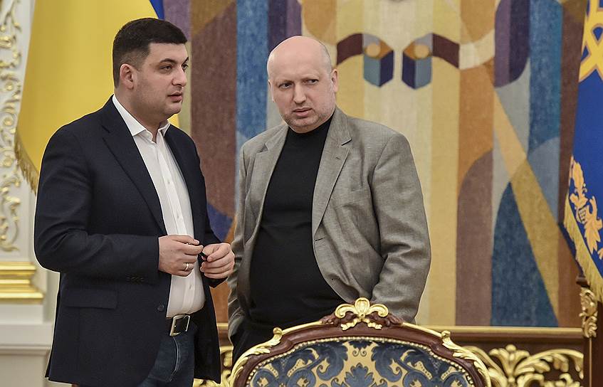 Спикер Верховной Рады Владимир Гройсман (слева) и Секретарь СНБО Александр Турчинов
