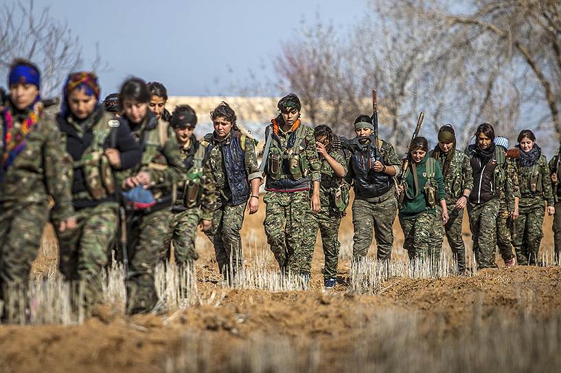 Рас-эль-Айн, Сирия. Женщины-солдаты курдской пешмерги