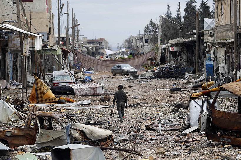 Кобани, Сирия. Одна из улиц города после освобождения Кобани от боевиков «Исламского государства» курдскими войсками
