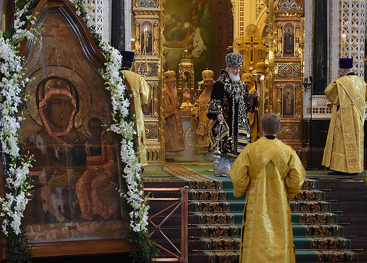Патриарх Московский и Всея Руси Кирилл (в центре) 