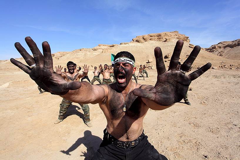 Эн-Наджеф, Ирак. Рекруты иракской армии, завербовавшиеся для борьбы с «Исламским государством», во время учений