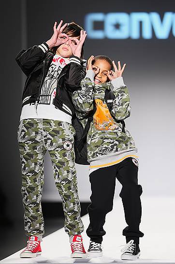  Дети во время показа коллекции детской одежды от компании Nike Levi&#39;s Kids Rock