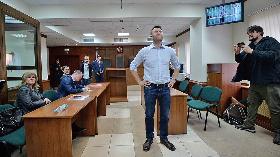 Почему прокуратура требовала 10 лет для Алексея Навального
