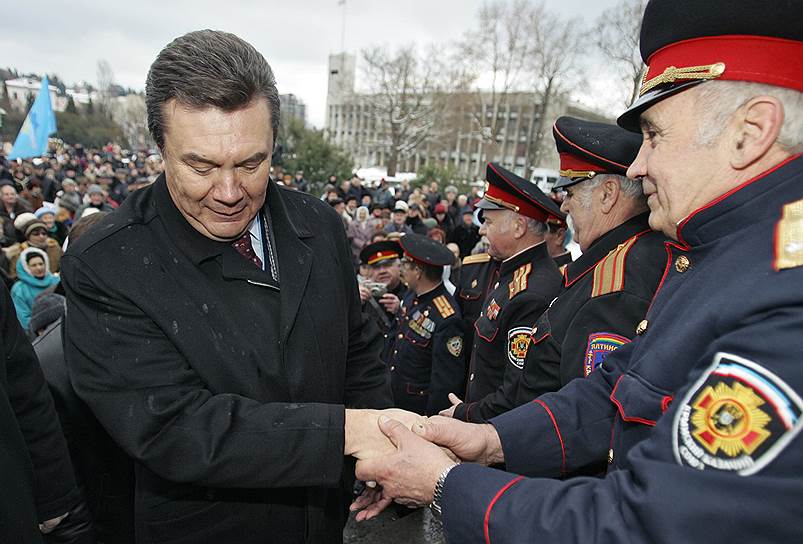 «Все, что ни говорили &quot;оранжевые&quot;, все делают наоборот. Говорят, зима будет замечательная — пришла зима лютая. Не будет эпидемии — пришла эпидемия. За что бы они ни брались, жди беды»
&lt;br>23 ноября 2007 года Виктор Янукович добровольно сложил с себя полномочия премьер-министра Украины, уступив свое место Юлии Тимошенко. В сентябре 2008 года развалилась оранжевая коалиция, в результате чего Виктор Ющенко подписал указ о досрочном прекращении полномочий парламента и назначении внеочередных выборов депутатов Верховной рады Украины, которые были назначены  сначала на 14 декабря, а позднее — на 2009 год