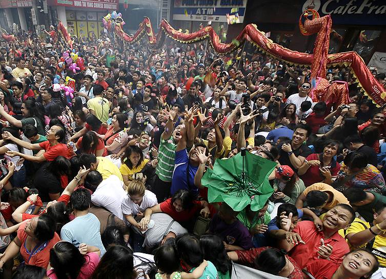 Китайский Новый год, «Чуньцзе», дословно переводится как Праздник весны и приурочен к зимнему новолунию по завершении полного лунного цикла