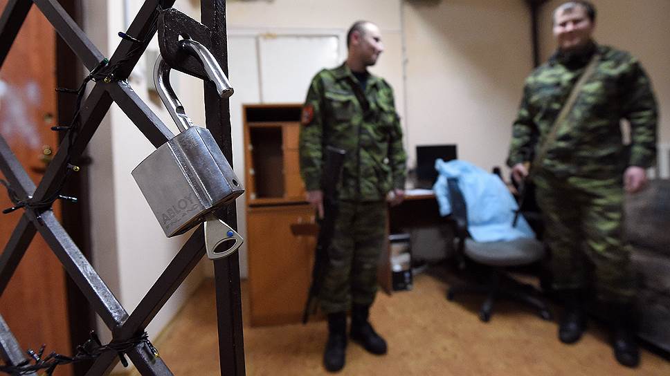 В местах временного содержания украинские военнопленные находятся под круглосуточной охраной