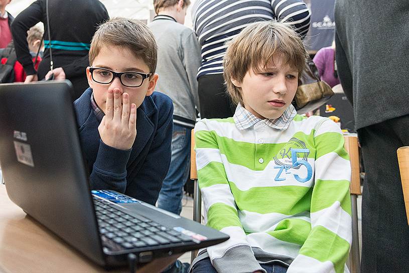 Российская ассоциация электронных коммуникаций (РАЭК) обратилась с предложением в Минобрнауки ввести в школах новый предмет «Основы информационной безопасности»