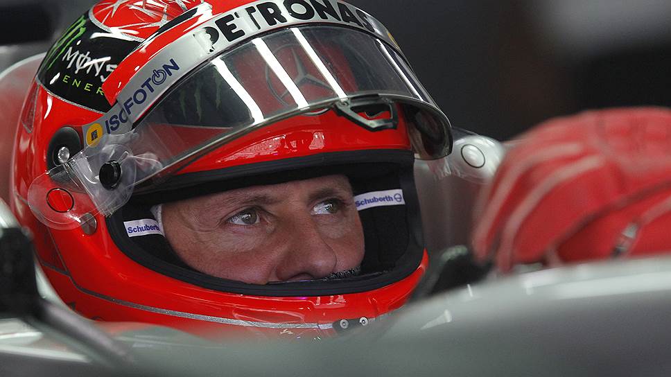 10 сентября 2006 года немецкий автогонщик Формулы-1 Михаэль Шумахер заявил о завершении карьеры. На протяжении трех лет он продолжал работать в «Феррари» в качестве эксперта и советника, периодически тестируя болиды. В сезоне 2010 года он вернулся в гонки, повторно завершив карьеру  по окончании сезона 2012 года 