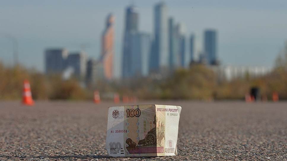 В Москве берут по 327 тыс. рублей