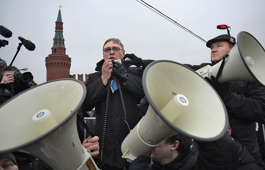 Единственным выступившим на шествии стал Михаил Касьянов: «Светлая память Борису, нашему герою». Он же предложил называть Большой Москорецкий мост Немцовским