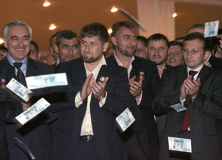 Глава Чечни Рамзан Кадыров объявил о сокращении зарплаты на 10% себе и чиновникам высшего звена правительства республики