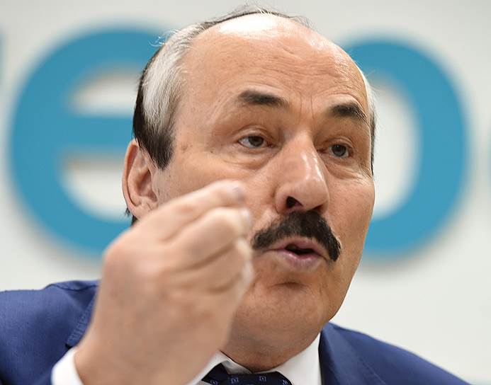 По поручению главы Дагестана Рамазана Абдулатипова расходы на оплату труда госслужащих в Дагестане с марта будут снижены на 10%