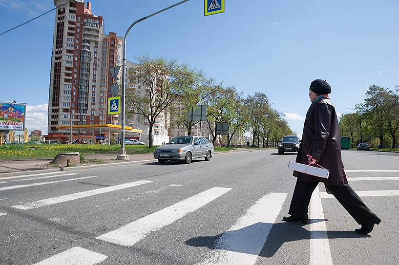 Иваново пешеход. Мероприятие пешеход ГИБДД. Лондон пешехода стоит машины.