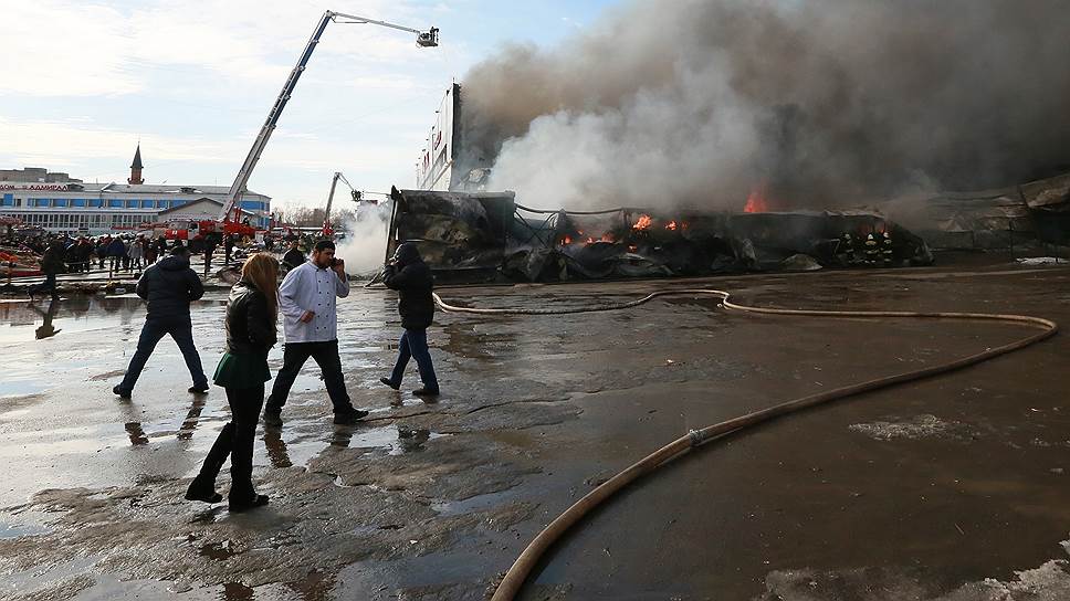 11 марта. Пожар в торговом комплексе «Адмирал» в Казани