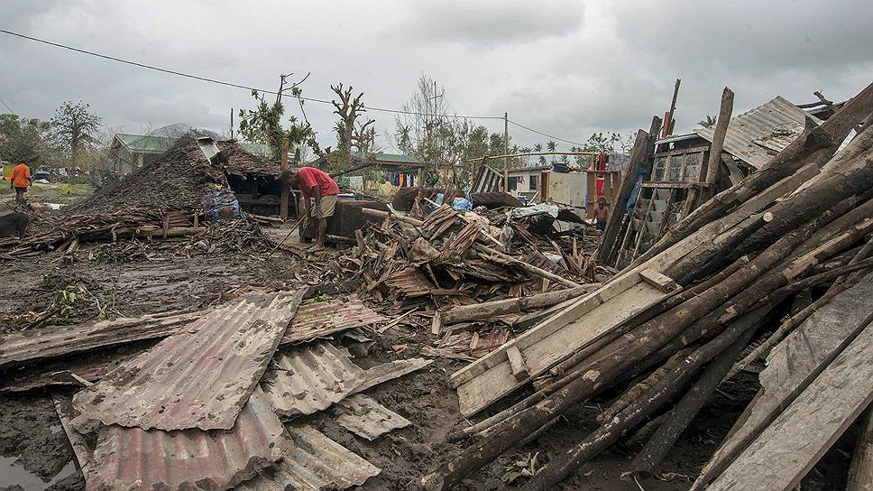 В ходе циклона погибли не менее 40 человек, около 30 получили травмы, но число жертв может вырасти после того, как будет установлена связь со всеми островами архипелага. Официальных данных по жертвам и разрушениям пока нет