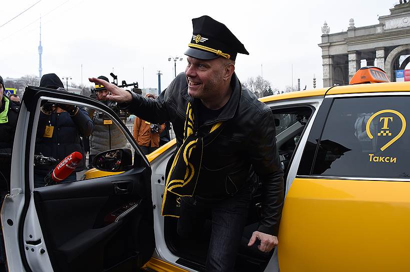 Водитель такси россия