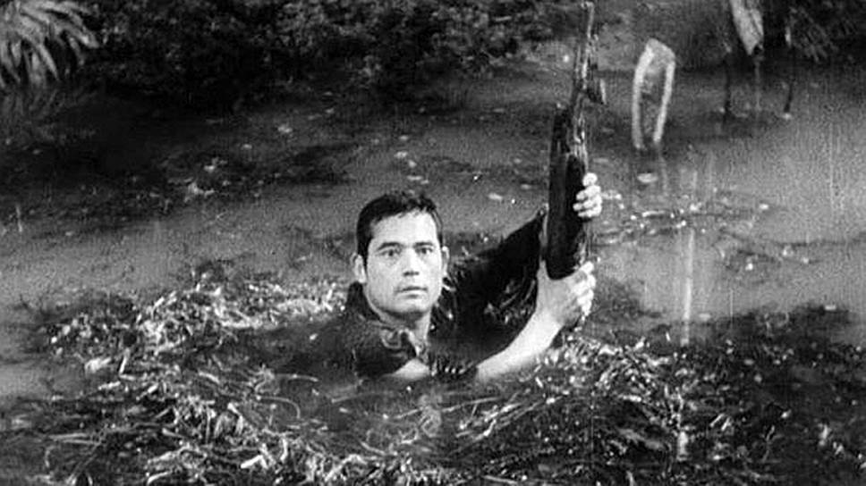 Режиссерский дебют Куросавы состоялся в 1943 году. Фильм «Гений дзюдо» (кадр на фото) рассказывал о развитии единоборства в Японии. Картина имела огромный успех и впоследствии была переснята пять раз