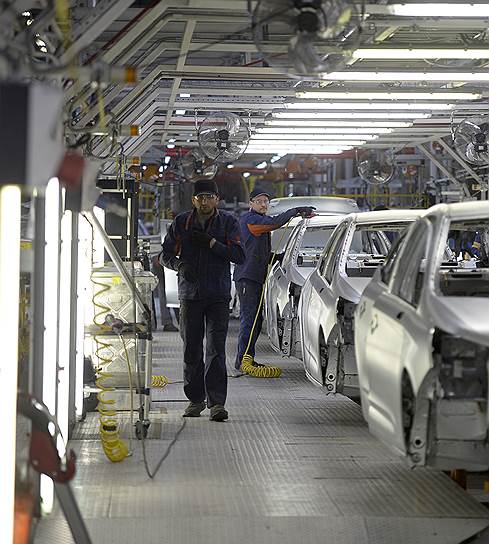 27 марта. Завод «ПСМА Рус» в Калуге приостановил производство автомобилей  Peugeot, Citroеn и Mitsubishi. В компании это решение объясняют сложной ситуацией на российском автомобильном рынке, объем которого в  феврале упал на 37%