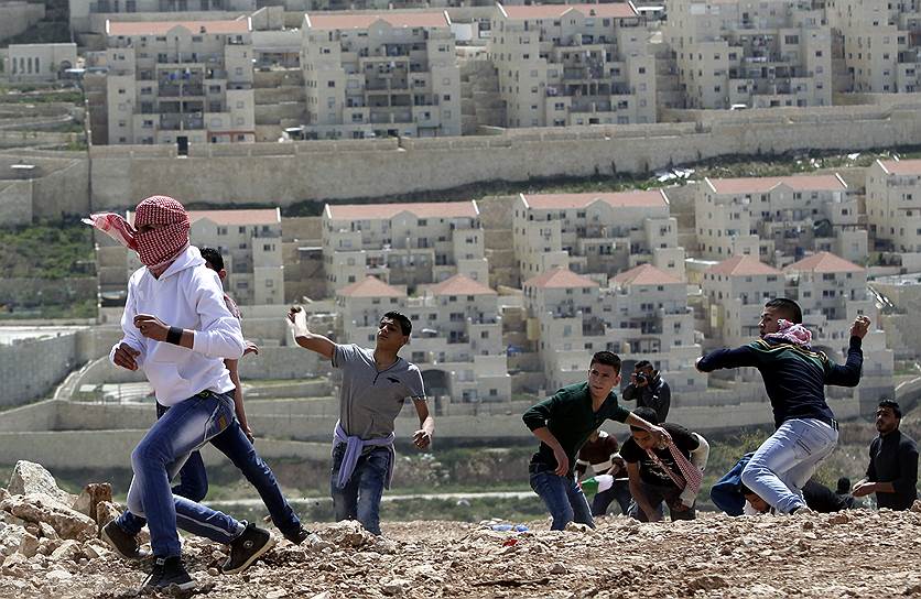 Бейтар-Илит, Израиль. Столкновения палестинских демонстрантов с израильскими военными