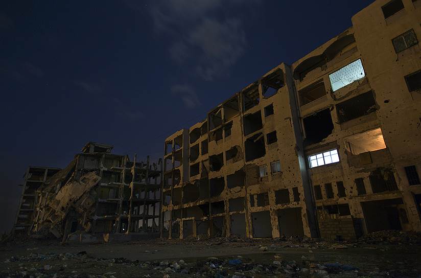 Бейт-Лахия, Палестина. Вид на жилой комплекс, частично разрушенный во время войны с Израилем