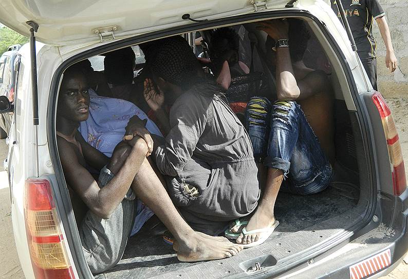Ответственность за нападения взяла на себя сомалийская группировка «Аш-Шабааб», известная серией масштабных террористических рейдов на мирных жителей, в том числе нападением в сентябре 2013 года на торговый центрWestagate в столице Кении Найроби: тогда от действий террористов погибло около 70 человек, в том числе иностранные туристы. «Аш-Шабааб» считается сомалийским филиалом «Аль-Каиды»