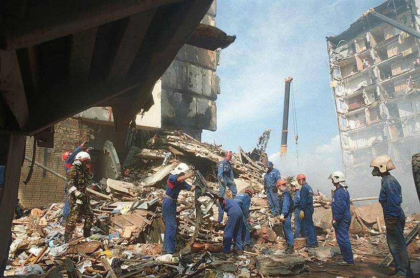 В ночь с 8 на 9 сентября 1999 года в Москве был взорван жилой дом на улице Гурьянова, 19. В результате теракта  погиблии более 90 человек, около 200 получили ранения 