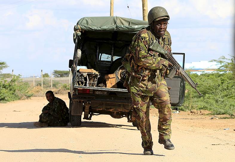 2 апреля. Жертвами нападения боевиков радикально-исламистской группировки «Аш-Шабааб» на университет в кенийском городе Гарисса стали 147 человек, еще около 80 получили ранения. Террористы убивали в основном христиан
