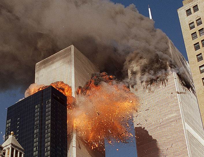 11 сентября 2001 года в небоскребы Всемирного торгового центра в Нью-Йорке и в здание Пентагона врезались три самолета, управляемые террористами «Аль-Каиды». Еще один разбился в штате Пенсильвания. Ответственность за атаку взяла на себя «Аль-Каида», возглавляемая Усамой Бен Ладеном. По его собственному заявлению, атаки были совершены, «потому что мы свободный народ, который не принимает несправедливости, и мы хотим вернуть свободу нашей нации». Жертвами терактов стали 2977 человек: 246 пассажиров и членов экипажей самолетов, 2606 человек — в Нью-Йорке, еще 125 — в здании Пентагона. Было опознано более 1600 тел, но около 1100 человек так и не удалось опознать
