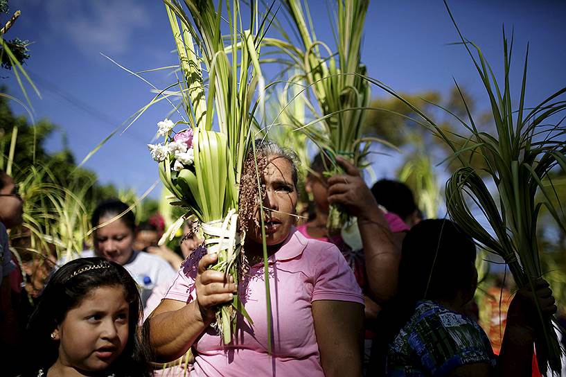 Сучитото, Сальвадор. Католики участвуют в процессии Пальмового воскресенья (Вербное воскресенье у православных)