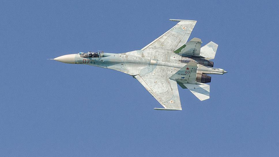 Как Су-27 перехватил самолет-разведчик США