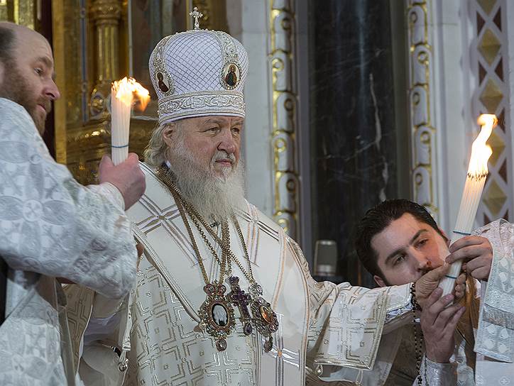 Патриарх Кирилл во время пасхального богослужения в кафедральном соборном Храме Христа Спасителя