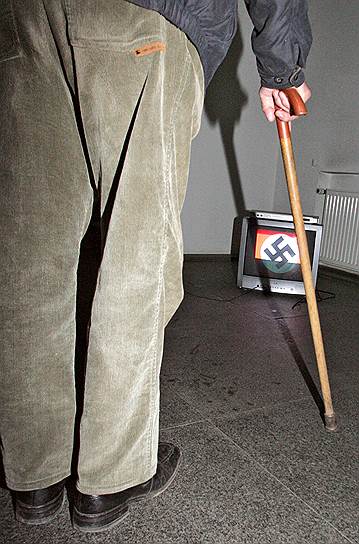 15 апреля. Роскомнадзор установил, что демонстрация нацистской символики без целей пропаганды не является нарушением закона