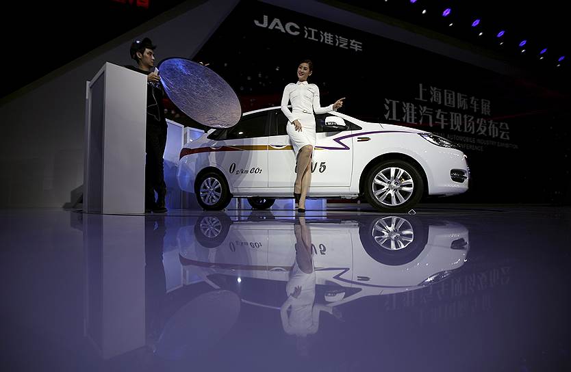 Автомобиль китайской марки JAC