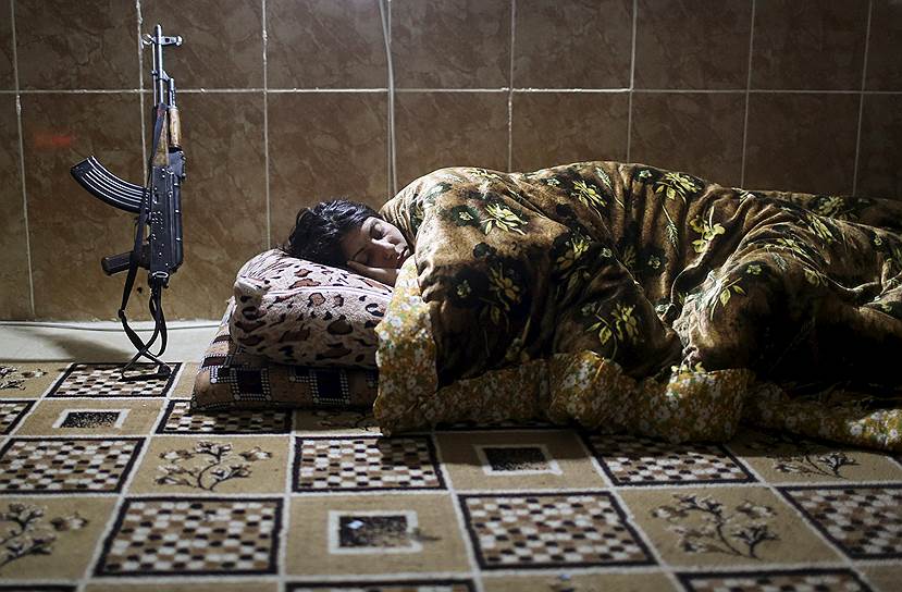 Женщины составляют 35% солдат, воюющих против ИГ