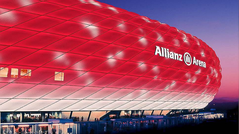 В следующем сезоне мюнхенская «Альянц Арена» получит систему светодиодного архитектурного освещения, которой нет ни у одного другого европейского стадиона. 29 тыс. кв. м фасада покроют 380 тыс. светодиодных светильников Philips, которые позволят воспроизводить в том числе и динамические изображения, отображая при этом до 16 млн цветов