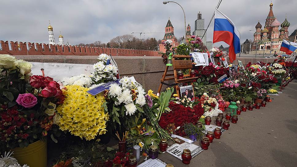 Почему Борису Немцову на 10 лет отказали в памяти