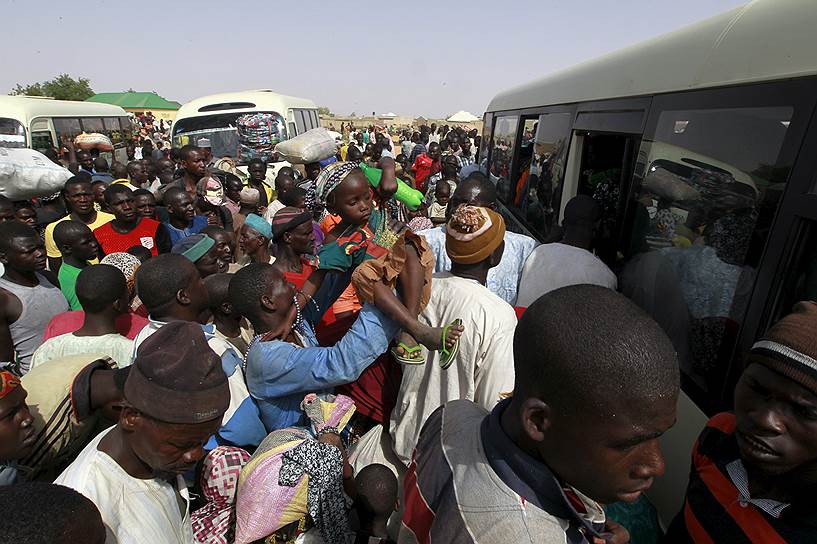 Долгое время деятельность «Боко-Харам» почти не встречала сопротивления. Даже нигерийские власти фактически устранились от борьбы с организацией (она действует в северных штатах страны), бросив все силы на то, чтобы не допустить боевиков на куда более развитый юг