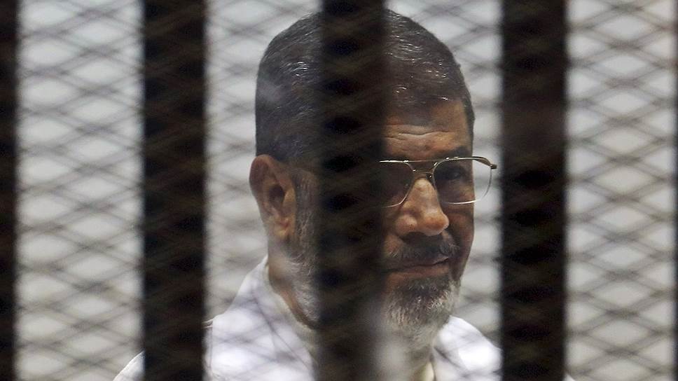 За что суд Каира приговорил Мохаммеда Мурси к смертной казни