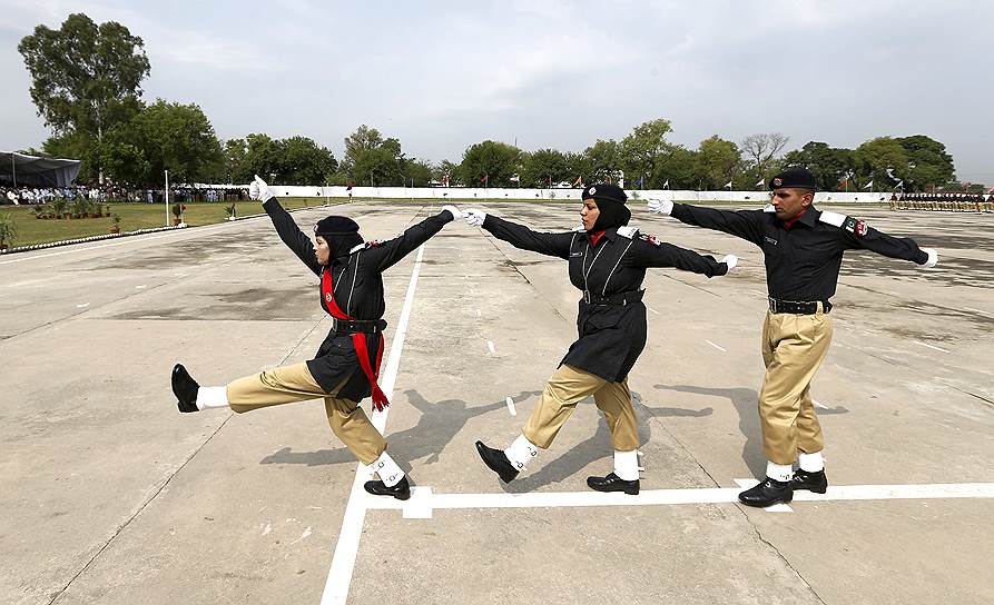 Исламабад, Пакистан. Выпускная церемония бывших учащихся полицейской академии