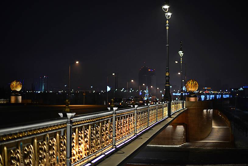При формировании уникального стиля города (на фото — Астана) важно освещение не только знаковых зданий, но и других городских объектов — арок, мостов, тоннелей, отдельных улиц и районов. Освещение каждого такого сооружения должно соответствовать общей концепции, где бы то ни находилось