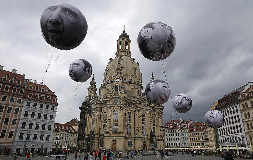 Дрезден, Германия. Инсталляция из воздушных шаров с лицами лидеров стран G7