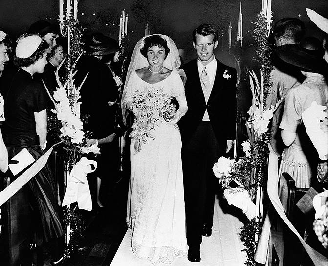 С 1950 года Роберт Кеннеди был женат на Этель Скейкель, в браке у них родилось 11 детей