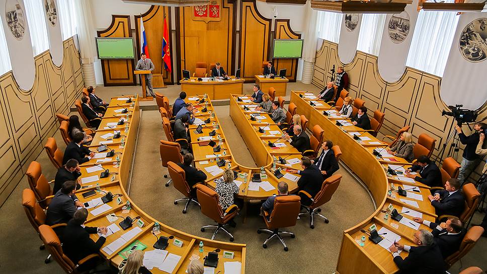 Как Горсовет Красноярска не стал отменять выборы мэра