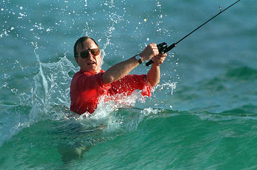 Рекордный улов 41-го США Джорджа Буша-старшего, который долгие годы увлекался рыбалкой, — «тарпон» весом 61,2 кг в 2008 году. Политик поймал ее на обычную удочку-спиннинг. После того, как рыба «клюнула», ему понадобилось еще 45 минут, чтобы втащить ее на борт моторной лодки