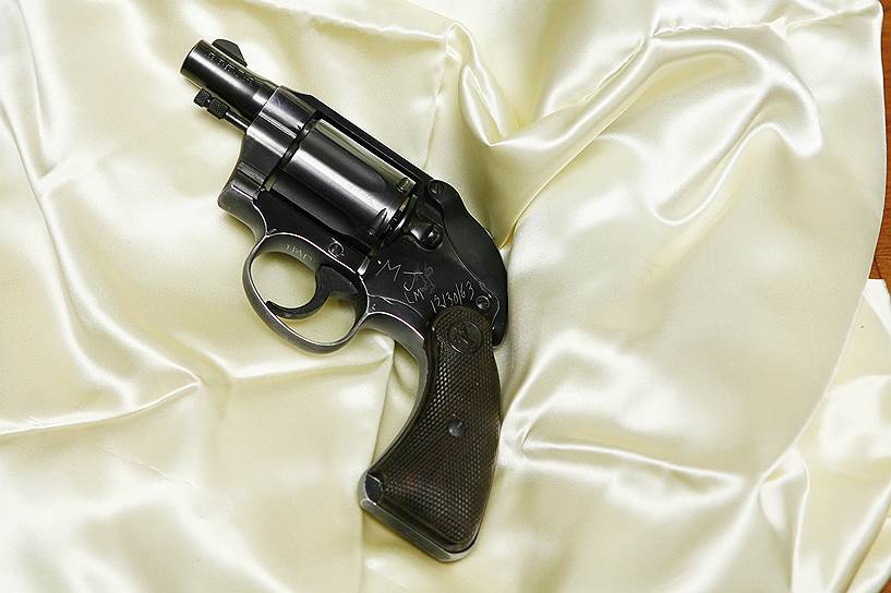 Самыми известными продуктами компании Colt стали револьверы Colt Walker 1847 года, Colt Python, пистолет Colt M1911, который является старейшей моделью оружия, состоящей на вооружении в армии и правоохранительных органах, а также винтовки M16, M4, AR-15. За 173 года существования компании было произведено 30 млн единиц оружия
&lt;br>На фото: револьвер Colt Cobra, из которого убили Харви Освальда, подозреваемого в убийстве американского президента Джона Кеннеди