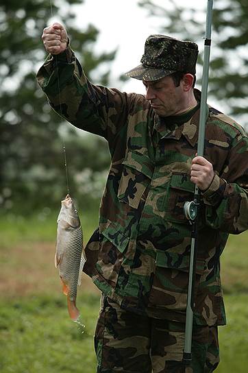 Рыбная ловля — одно из любимых хобби экс-министра внутренних дел России и бывшего секретаря Совета безопасности РФ Владимира Рушайло