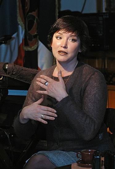 8 февраля 2010 года в Санкт-Петербурге на 48-м году жизни от рака желудка умерла российская актриса Анна Самохина. Известность актрисе принесла роль в фильме «Воры в законе»