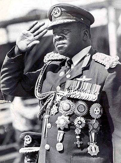 В апреле 1979 года президент Уганды, создатель одного из самых жестоких тоталитарных режимов в Африке Иди Амин бежал из столицы государства Кампалы -- город захватили танзанийские войска при содействии угандийских и руандийских партизан. После этого бывший диктатор, которому угрожал военный трибунал, некоторое время пробыл в Ливии, а в декабре того же года переселился в Саудовскую Аравию и завел банковский счет в Джидде. Амин умер в Саудовской Аравии в 2003 году в возрасте 75 лет