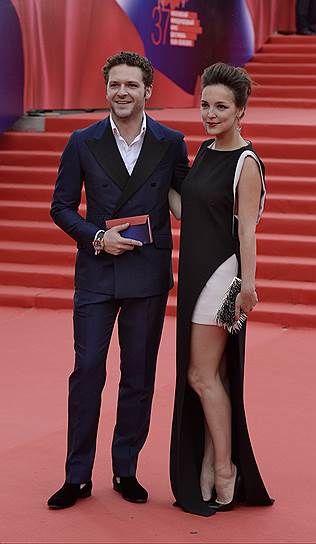 Актер Константин Крюков (слева) с женой Алиной Алексеевой 